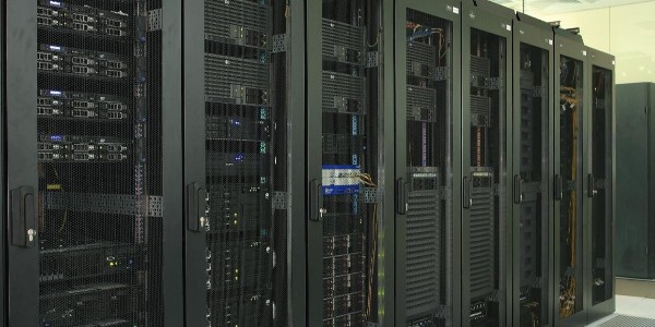 動(dòng)環(huán)監(jiān)控系統(tǒng)：機(jī)房智能守護(hù)的隱形引擎